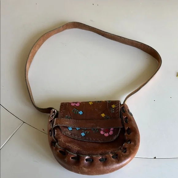 🍀Handmade Elegant Leather Brown Crossbody Bag with Floral Accents - Picture 1 of 6